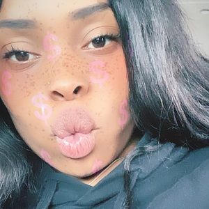 Meet your Posher, Kenisha